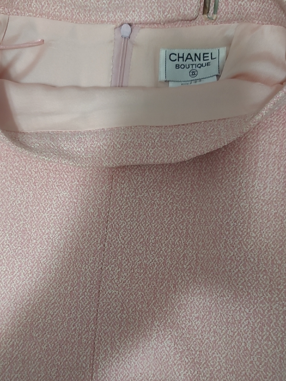 CHANEL Pink Tweed Skirt with Gold CC Button
